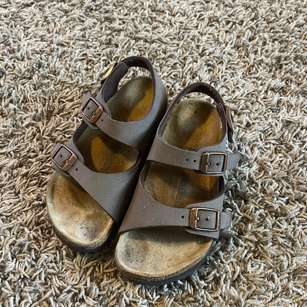 Toddler Birkenstock Roma sandals brown size 27 (9)